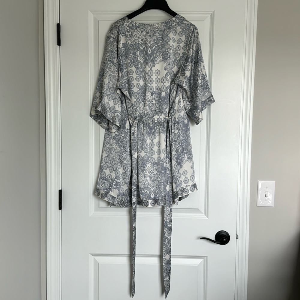 H&M Off-White Robe / Kimono - Picture 6 of 7